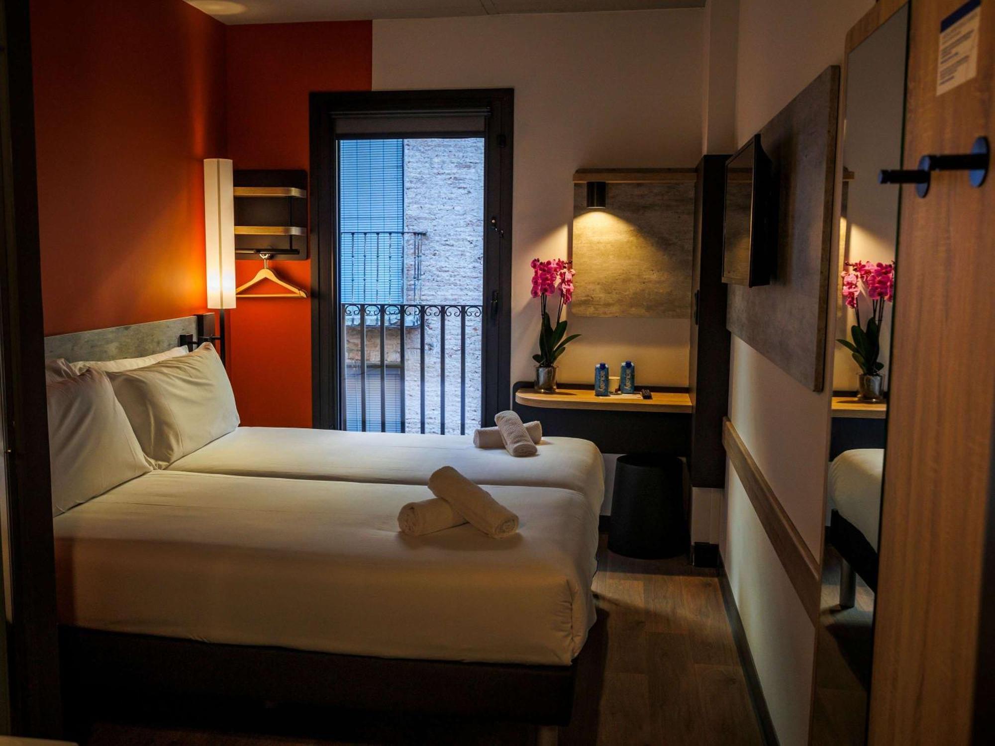 Ibis Budget Logrono Centro Eksteriør bilde